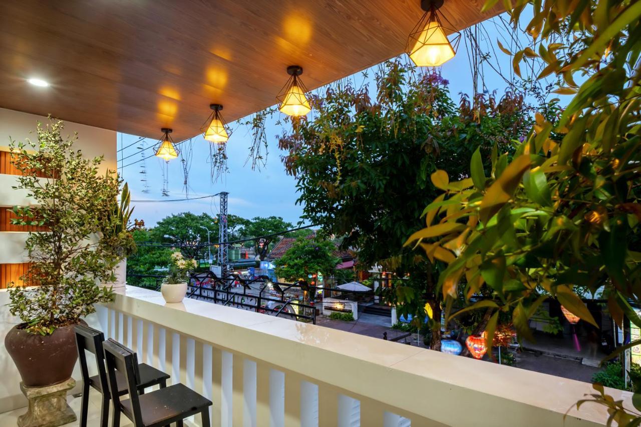 1 Stop Dory Hotel Хойан Экстерьер фото